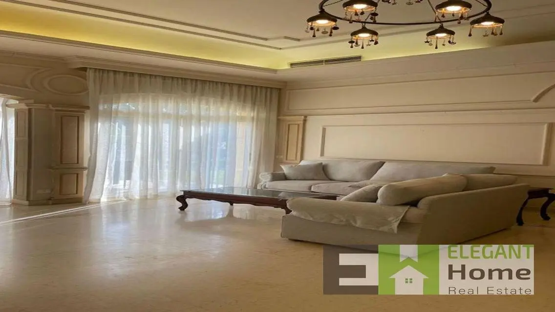 Luxury Apartment with 4500 Square Meter View of Lakes