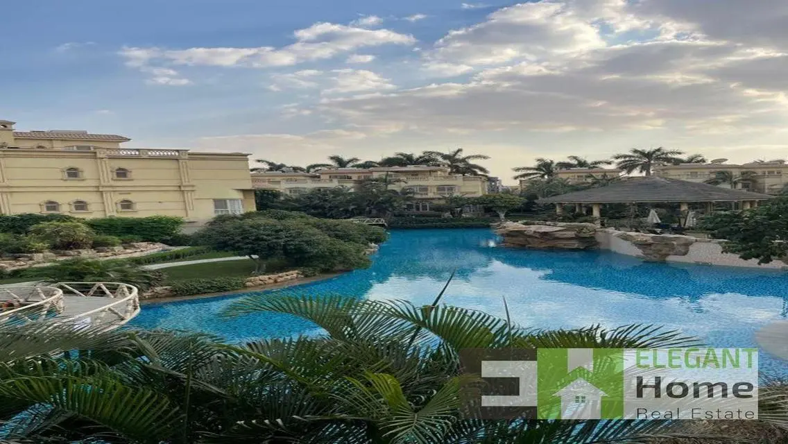 Luxury Apartment with 4500 Square Meter View of Lakes
