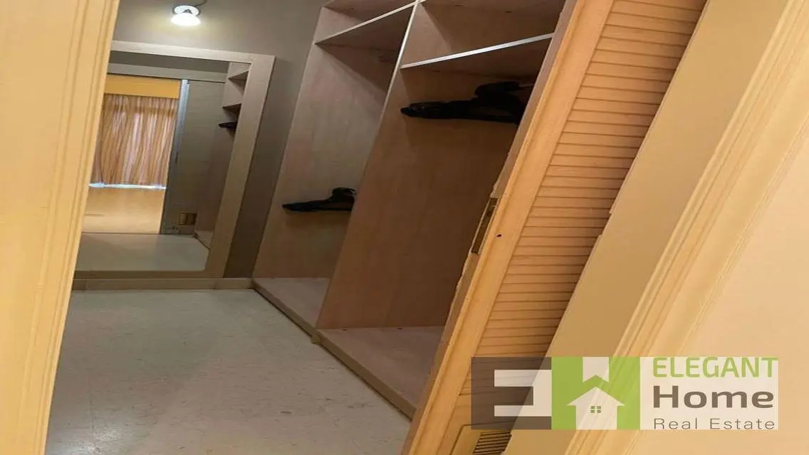 Luxury Apartment with 4500 Square Meter View of Lakes