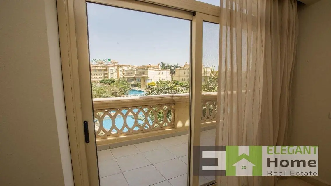Luxury Apartment with 4500 Square Meter View of Lakes