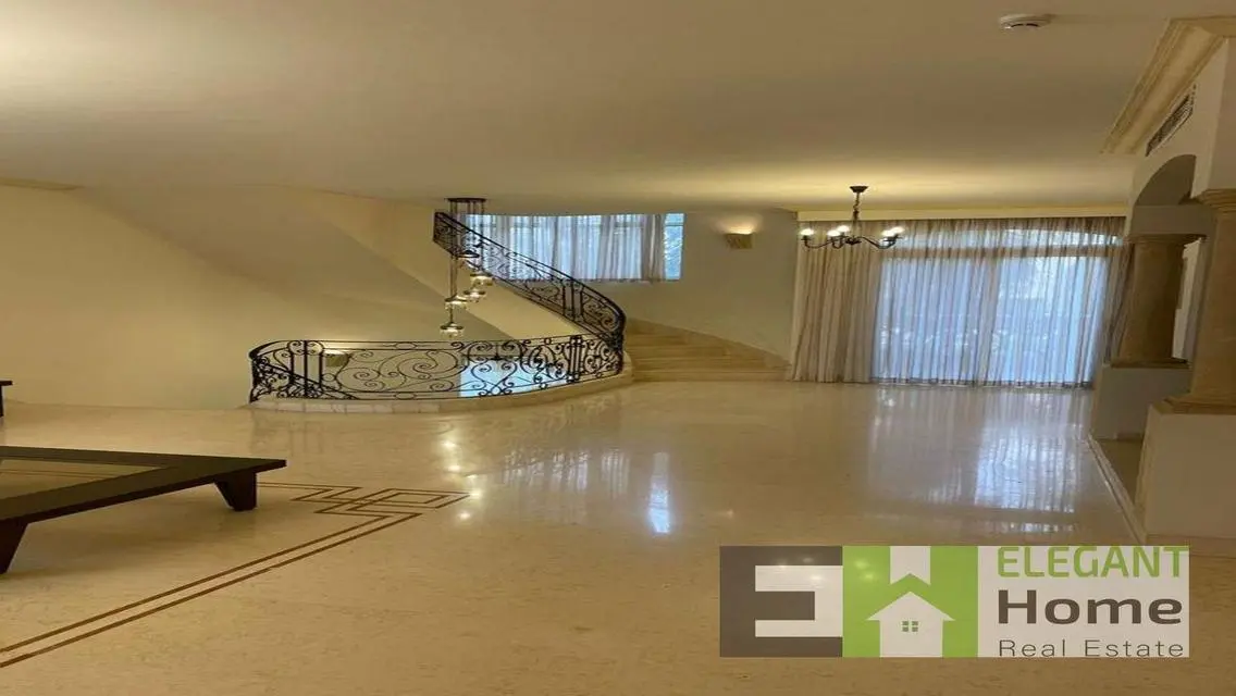 Luxury Apartment with 4500 Square Meter View of Lakes