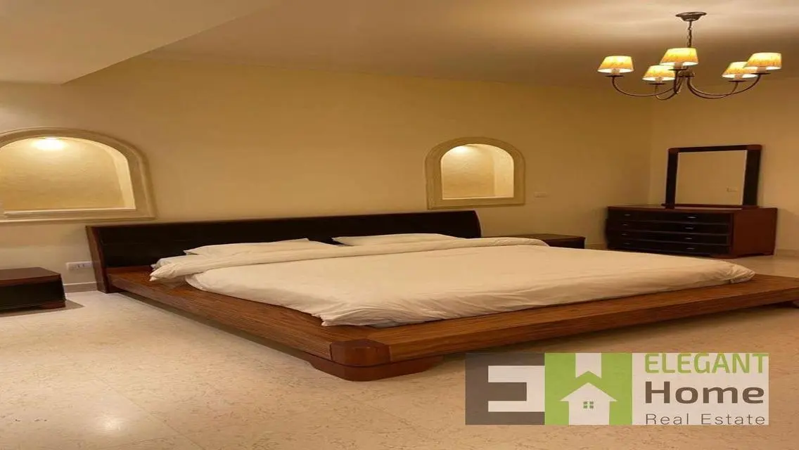 Luxury Apartment with 4500 Square Meter View of Lakes
