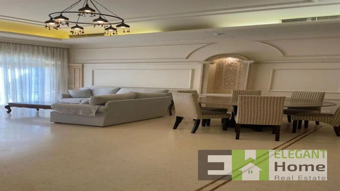 Luxury Apartment with 4500 Square Meter View of Lakes