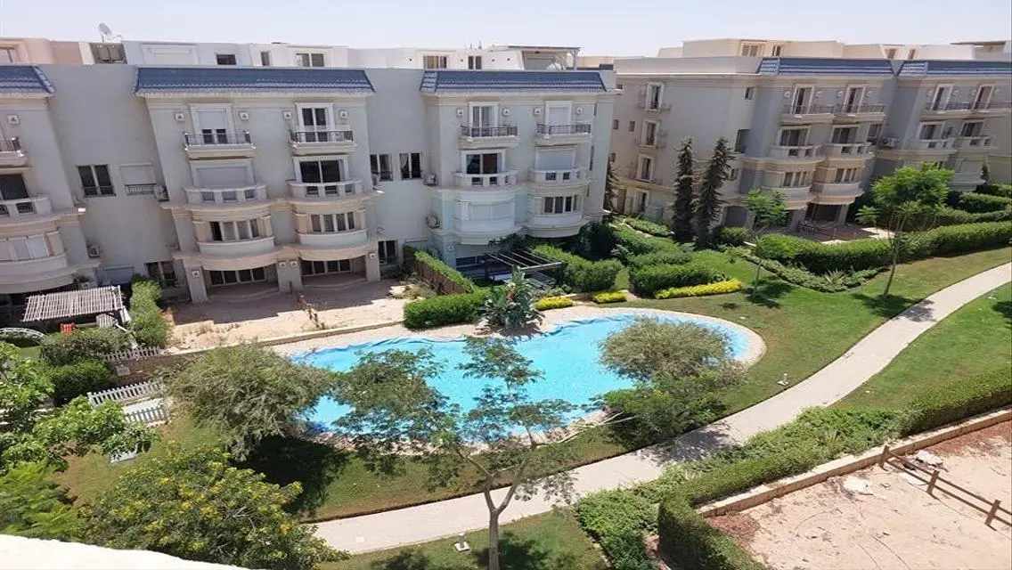 فيلا فاخرة بإطلالة جبلية في مدينتي 6 أكتوبر