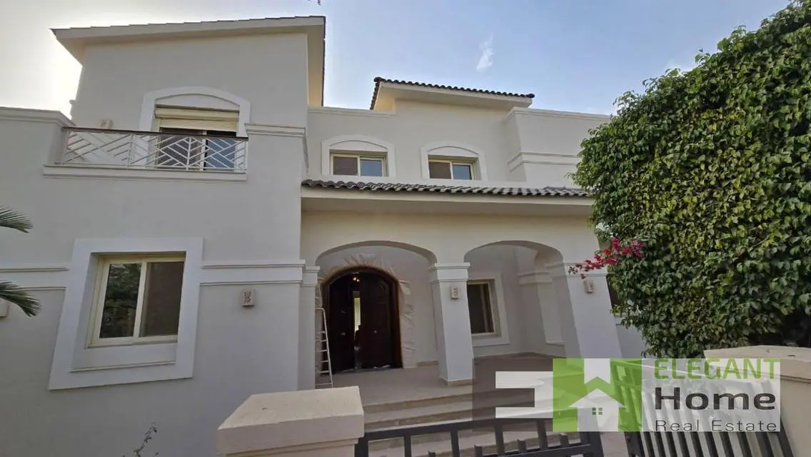 Luxurious Villa with Private Pool and Garden Retreat