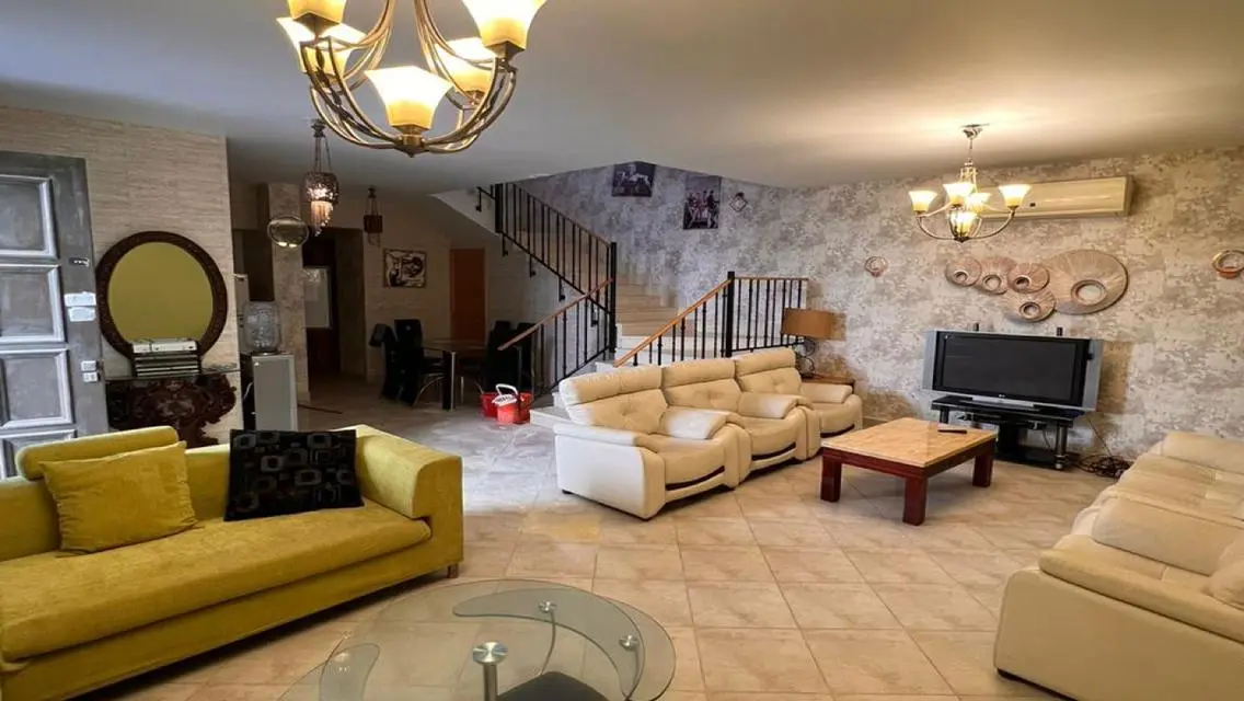 Luxury Villa for Sale with 341 sqm, Garden and Shared Pool