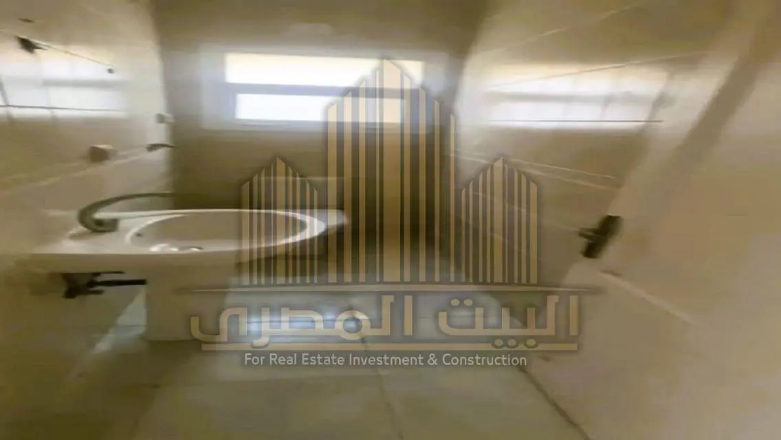 شقة رائعة بمساحة كبيرة  في قلب المدينة