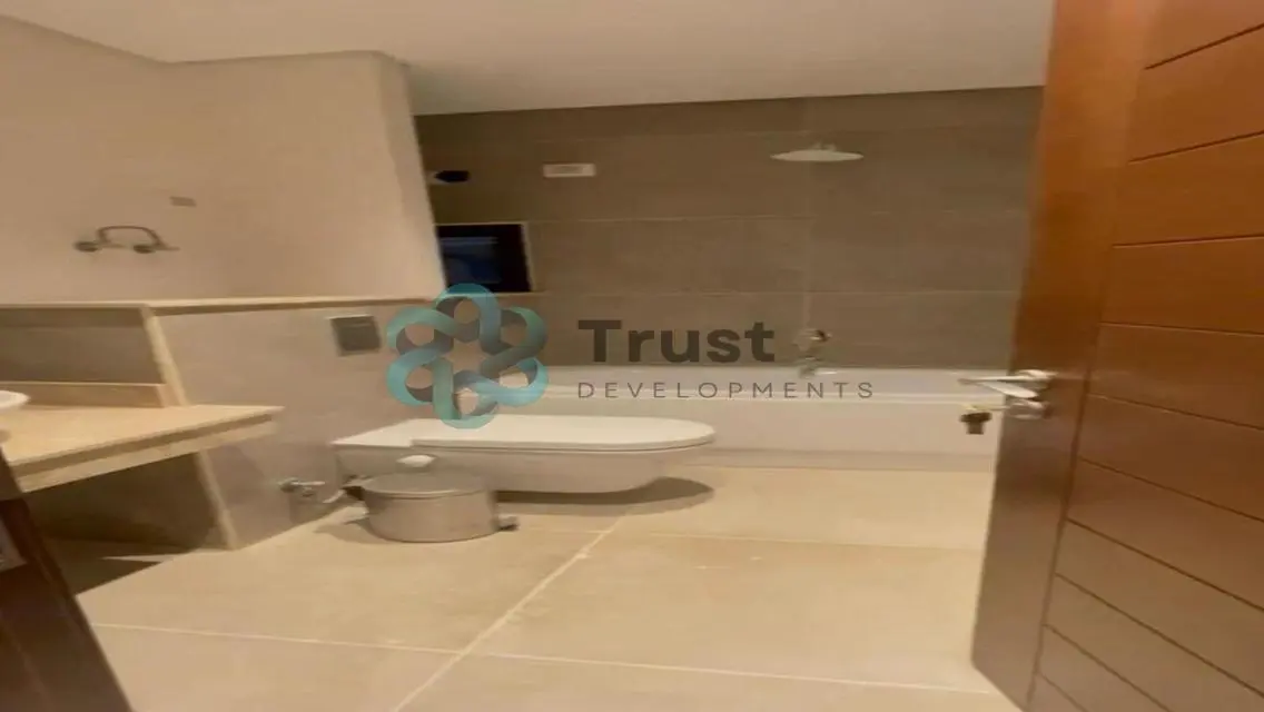 Luxury Apartment with Private Garden and Stunning View