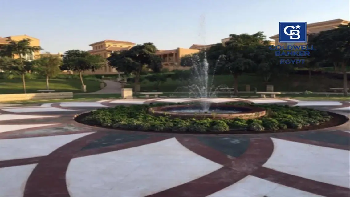 فيلا فاخرة بـ 12 غرفة مع مسبح خاص وحديقة في AUC