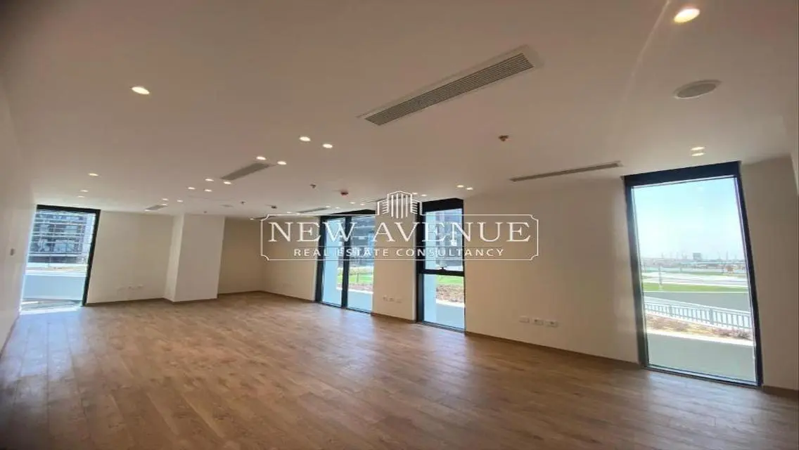 Modern Commercial Office Space of 135 Square Meters
