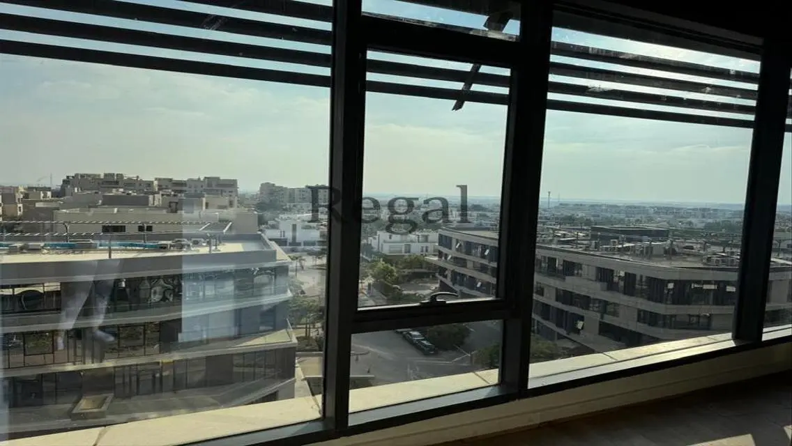 Luxurious Office for Sale at an Attractive Price in Sheikh Zayed - Beverly Hills