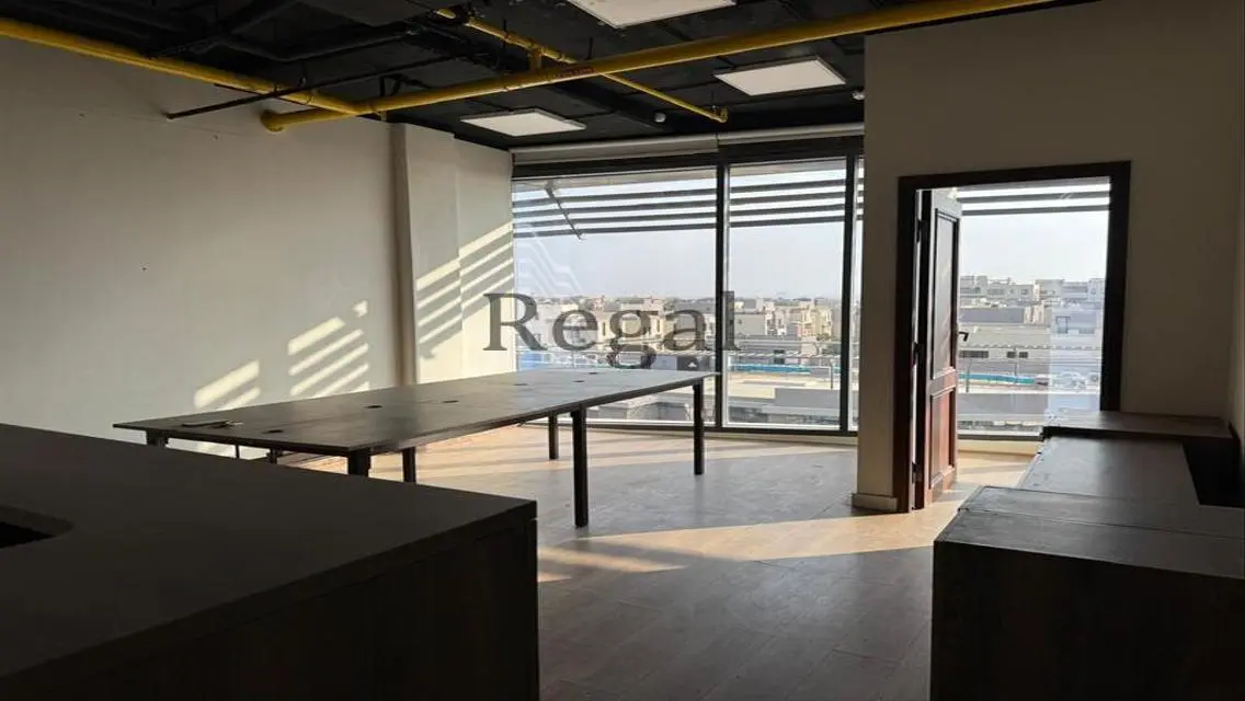 Luxurious Office for Sale at an Attractive Price in Sheikh Zayed - Beverly Hills