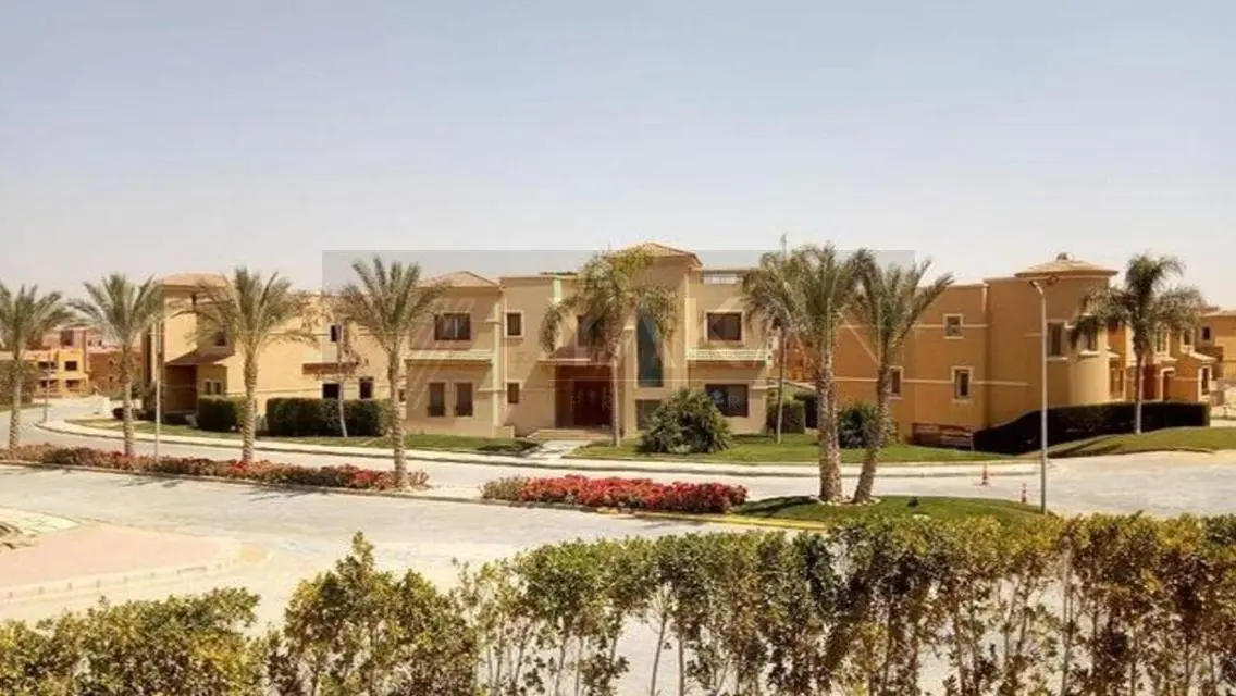 Luxurious Apartment with Lake Views and All Amenities