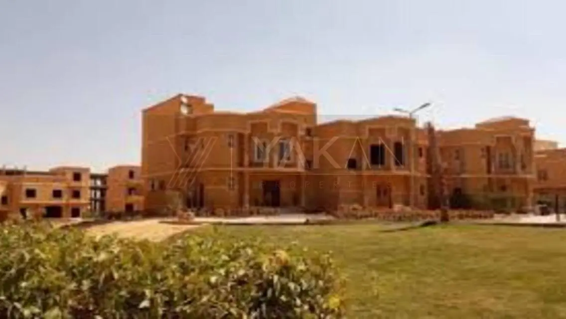 Luxurious Apartment with Lake Views and All Amenities