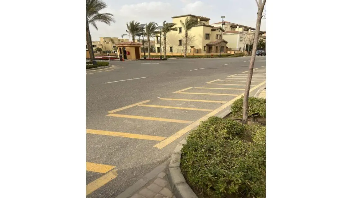شقة للبيع في موقع متميز بسعر مغري