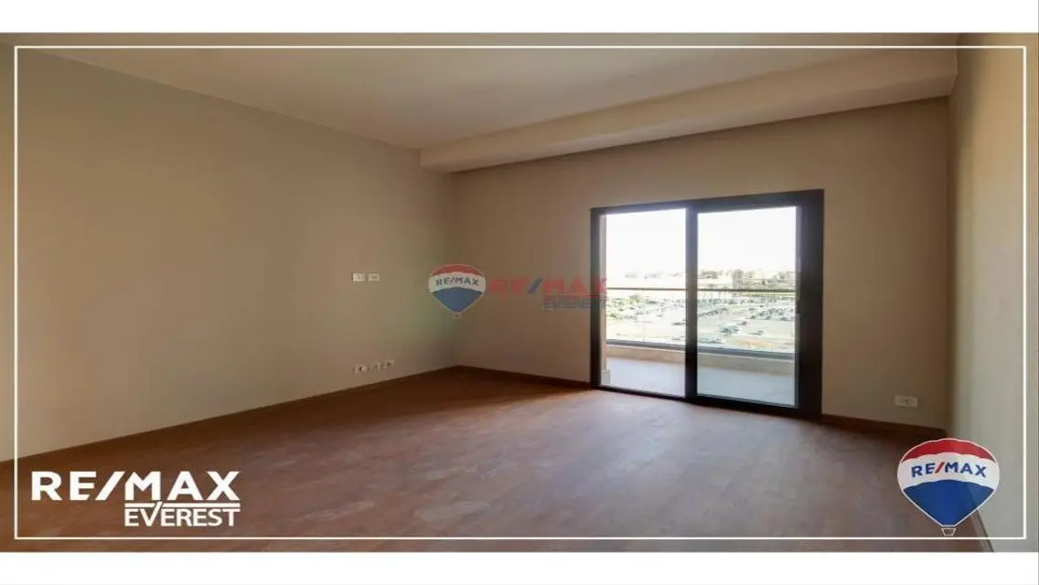 Luxury Apartment with Spacious Design in the Heart of the City
