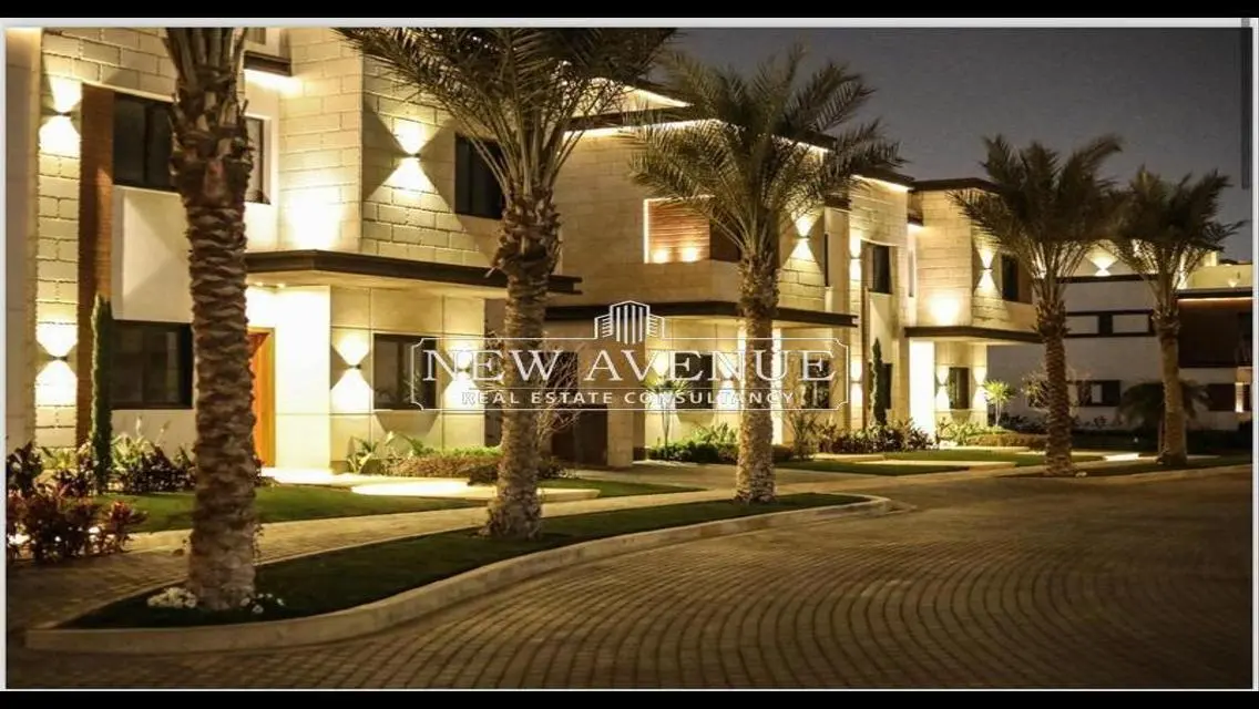 Luxury 5-Bedroom Apartment with Private Garden
