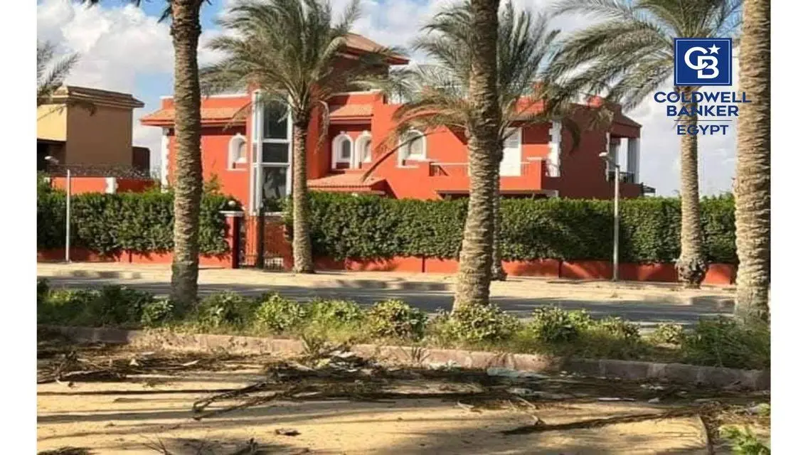 Luxurious 1250 sqm Home with Private Garden and Pool in Prime Location