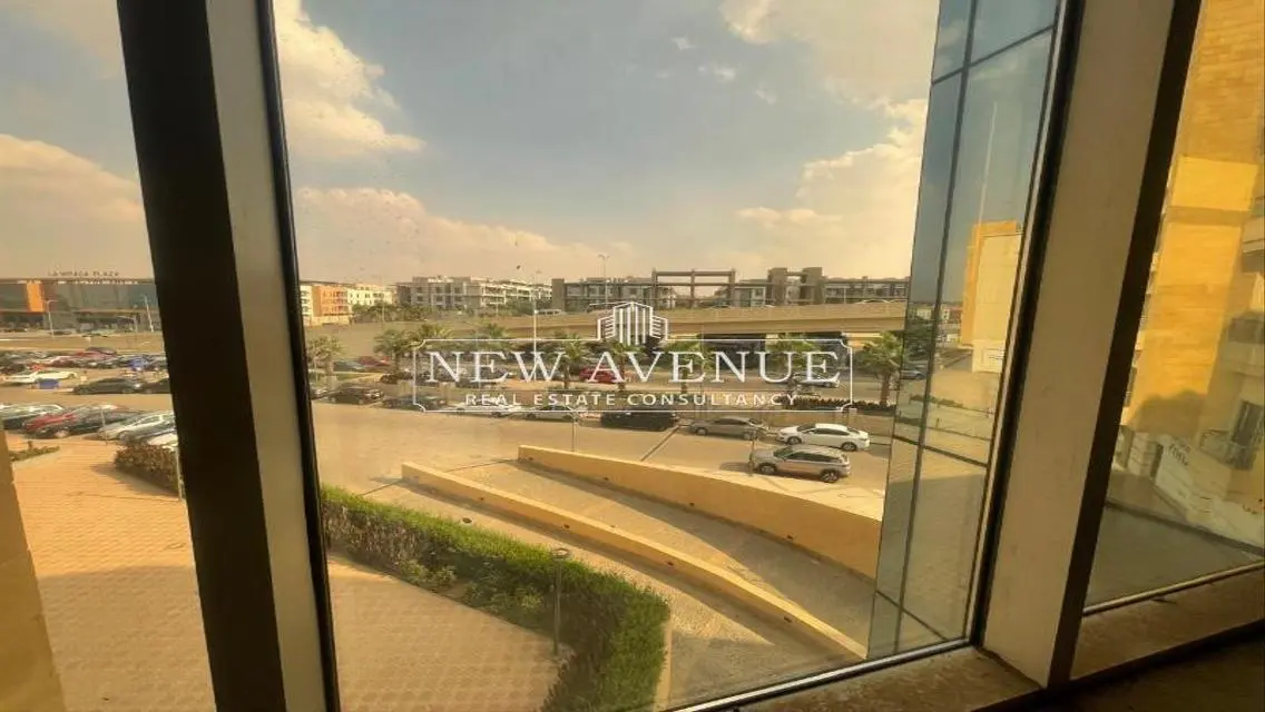 شقة فاخرة بمساحة -2400 متر