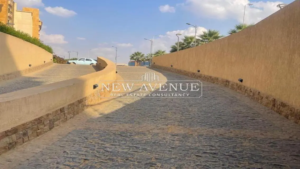شقة فاخرة بمساحة -2400 متر