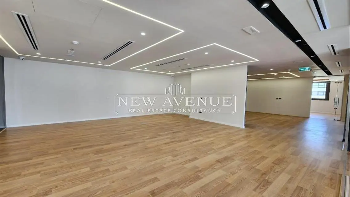 Exceptional Property of 370 Meters Available Now