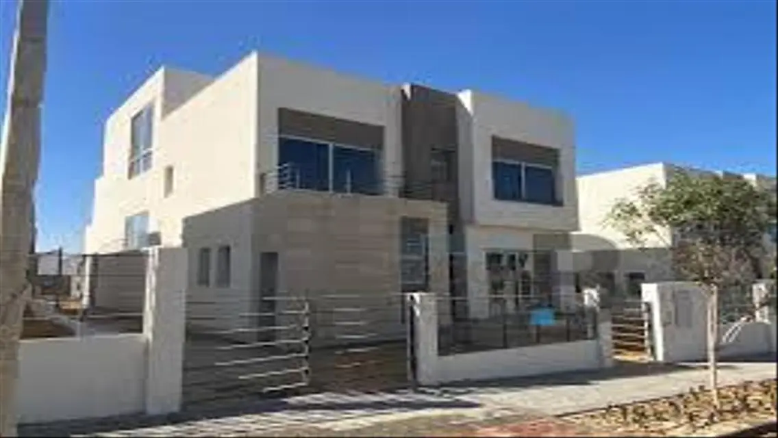 Luxurious Villa with Private Pool and Garden in the Heart of the City