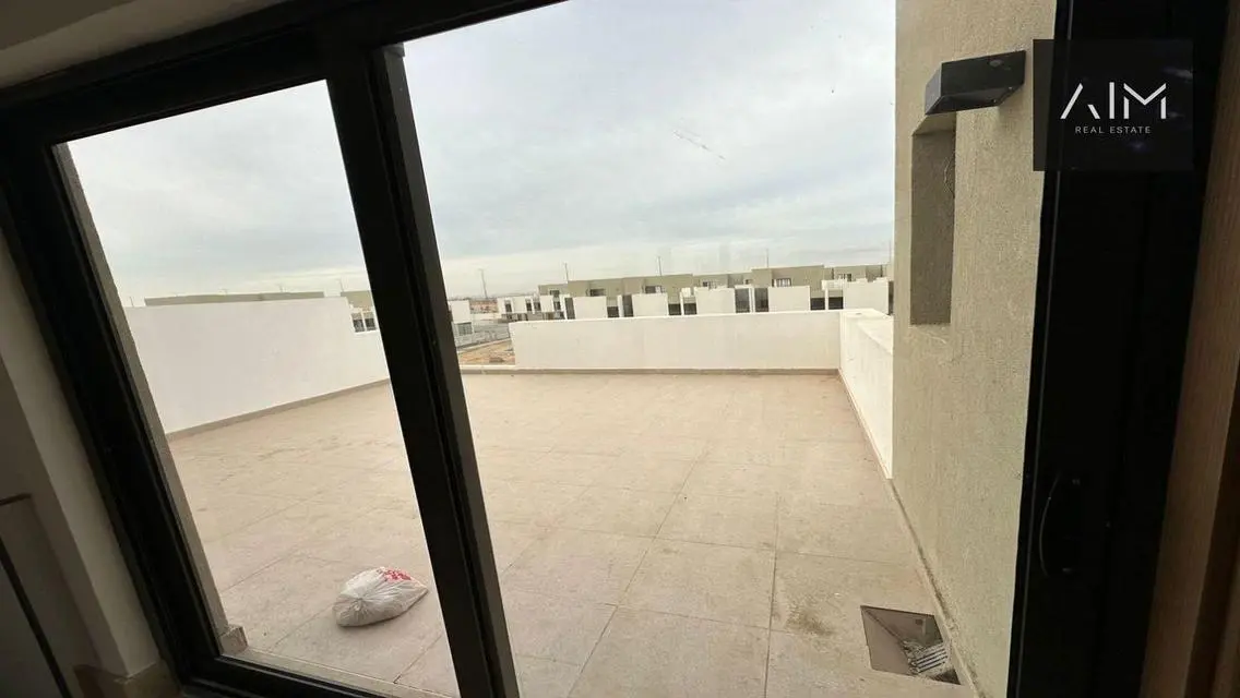 شقة مميزة للبيع بمساحة 370 متر