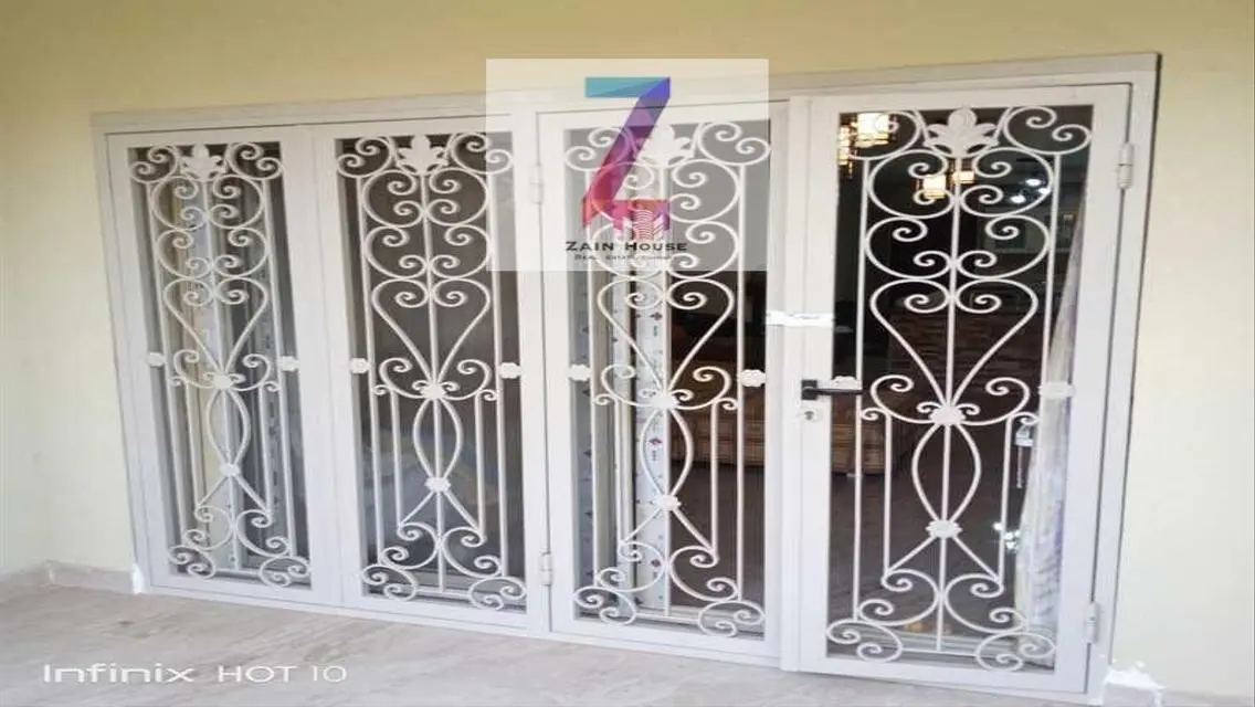 Luxury Apartment in PRO5079 with Balcony