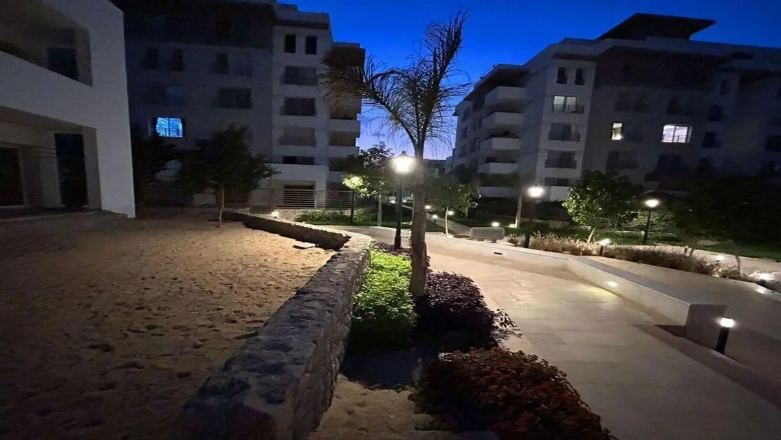 فيلا فاخرة مع أبواب على البحيرات في قلب المدينة