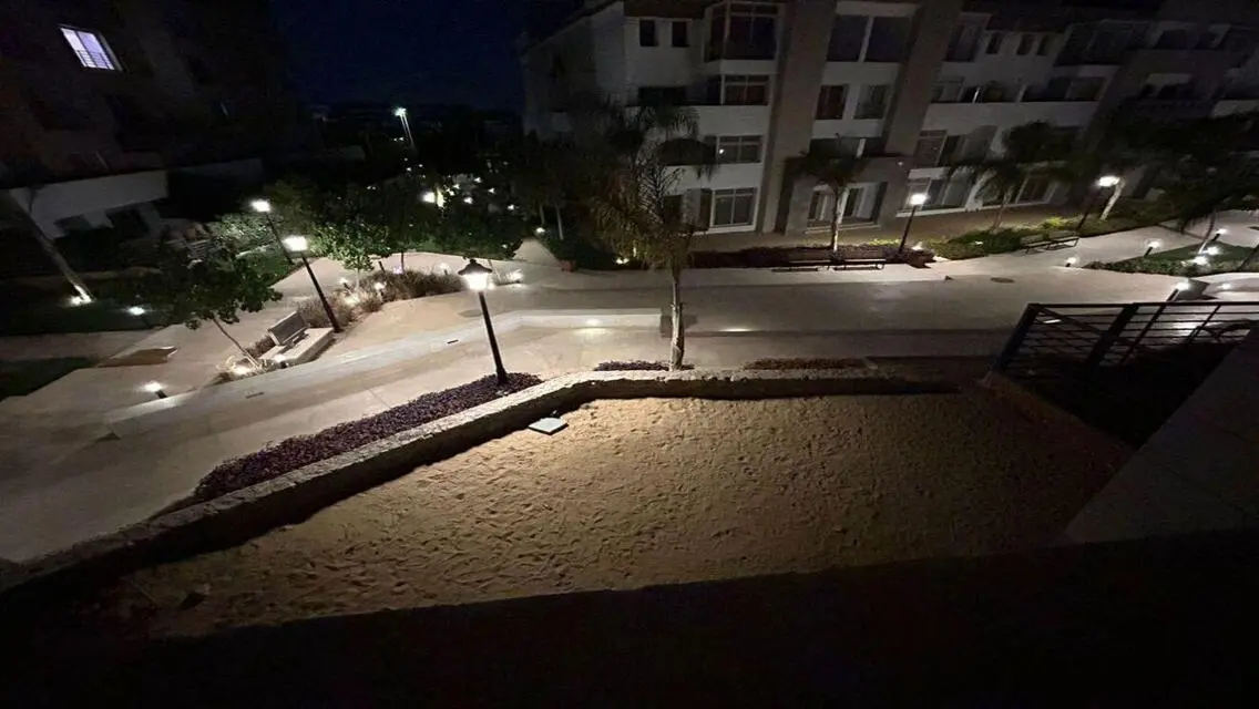 فيلا فاخرة مع أبواب على البحيرات في قلب المدينة