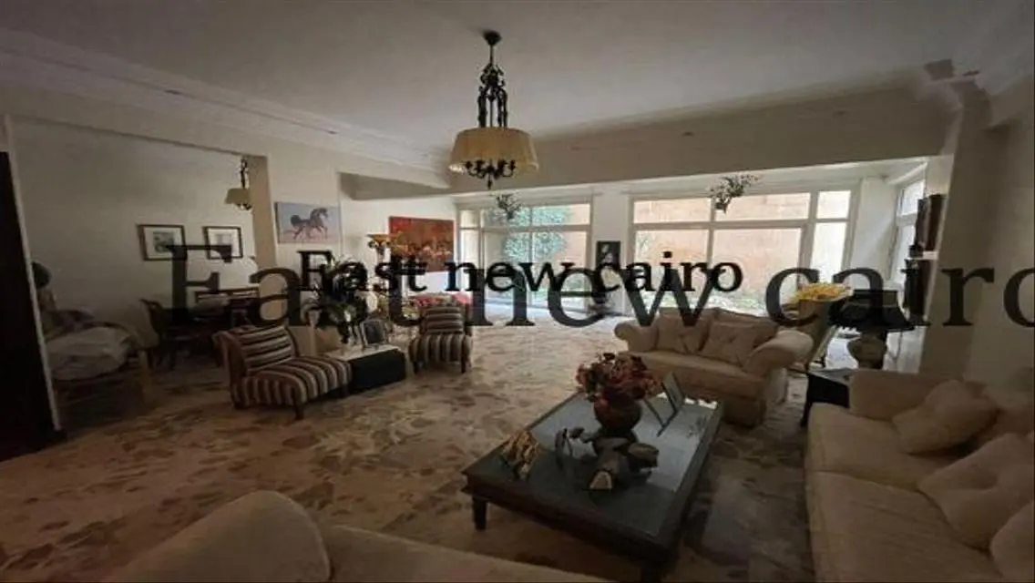 Luxury 8-Bedroom House with Private Garden and Pool