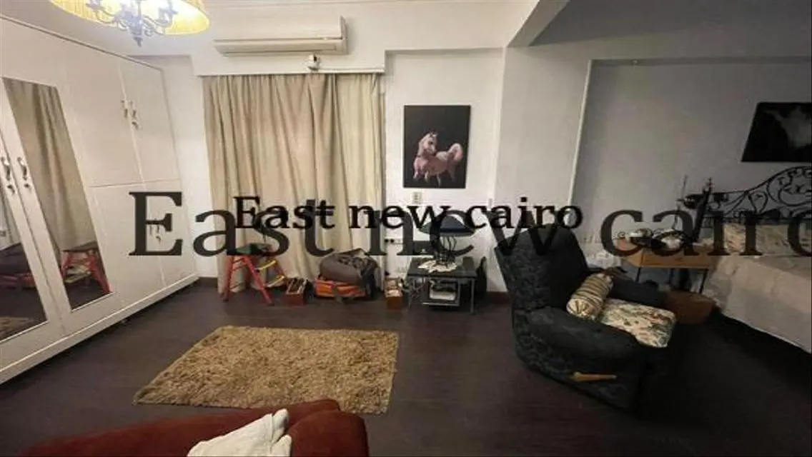 Luxury 8-Bedroom House with Private Garden and Pool