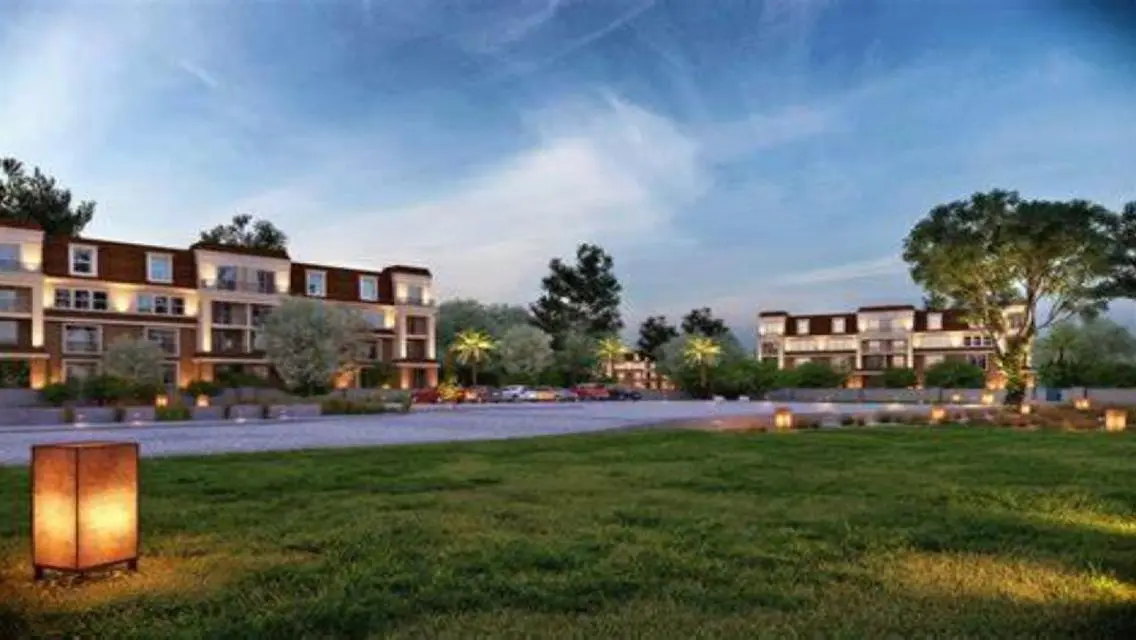 12 Room Apartment with Club Views
