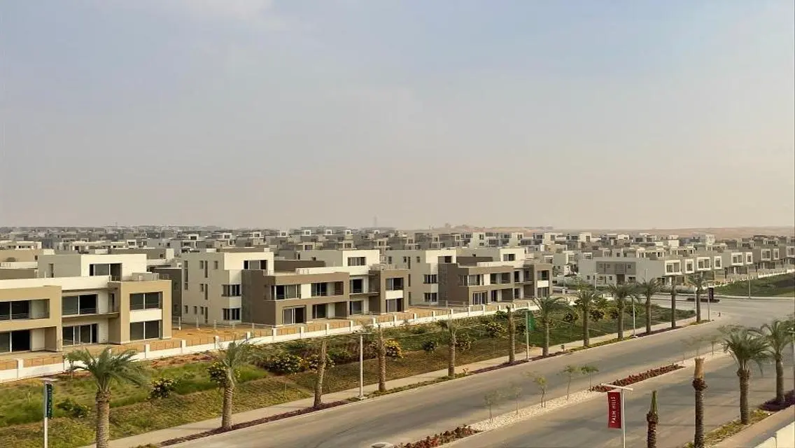 فيلا رائعة للبيع بمساحة متر مع حديقة ومسبح خاص