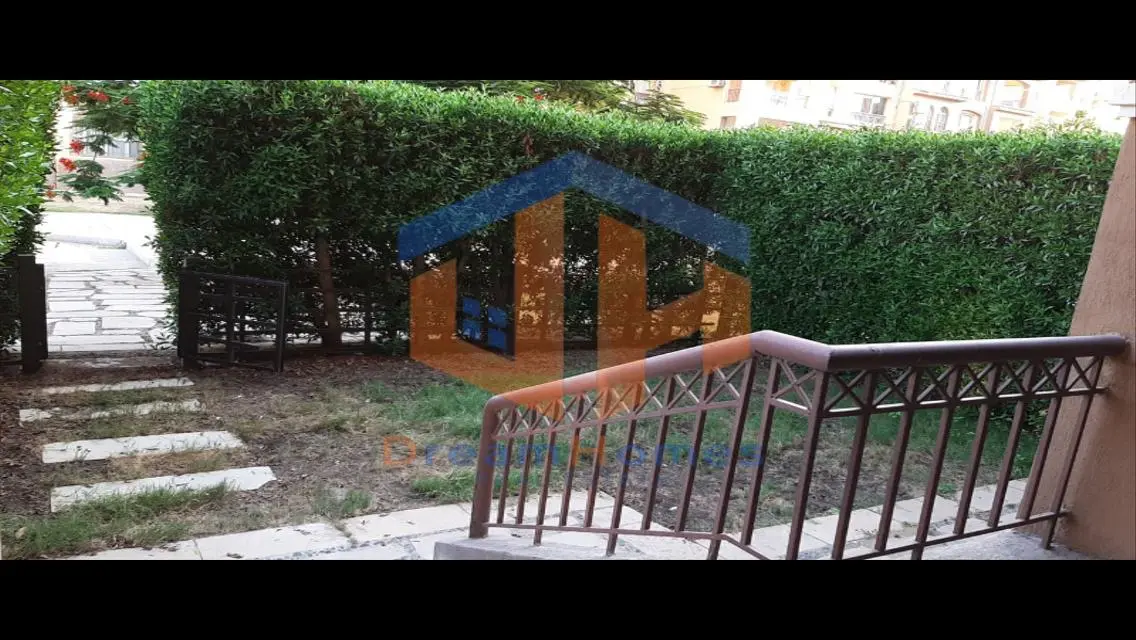 شقة فاخرة بمساحة 158 متر مربع مع حديقة خاصة
