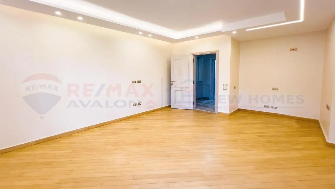 Luxurious Apartment with Lake View for 30 Million EGP