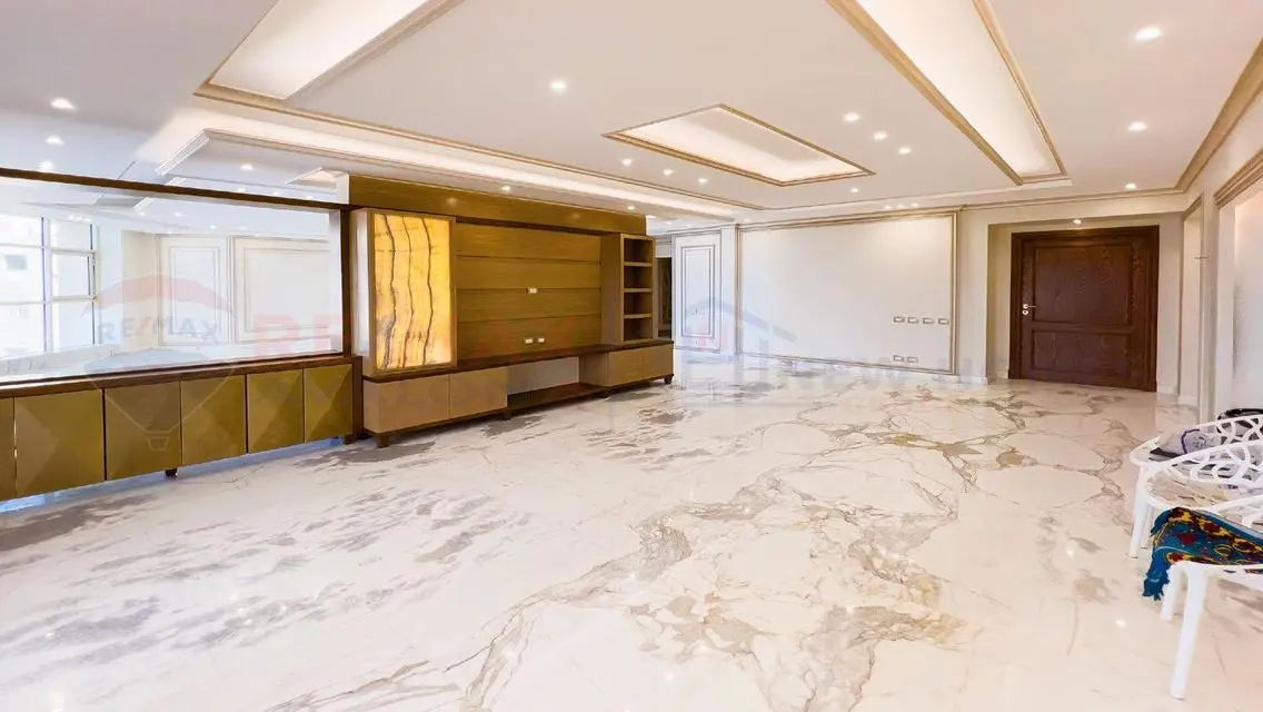Luxurious Apartment with Lake View for 30 Million EGP