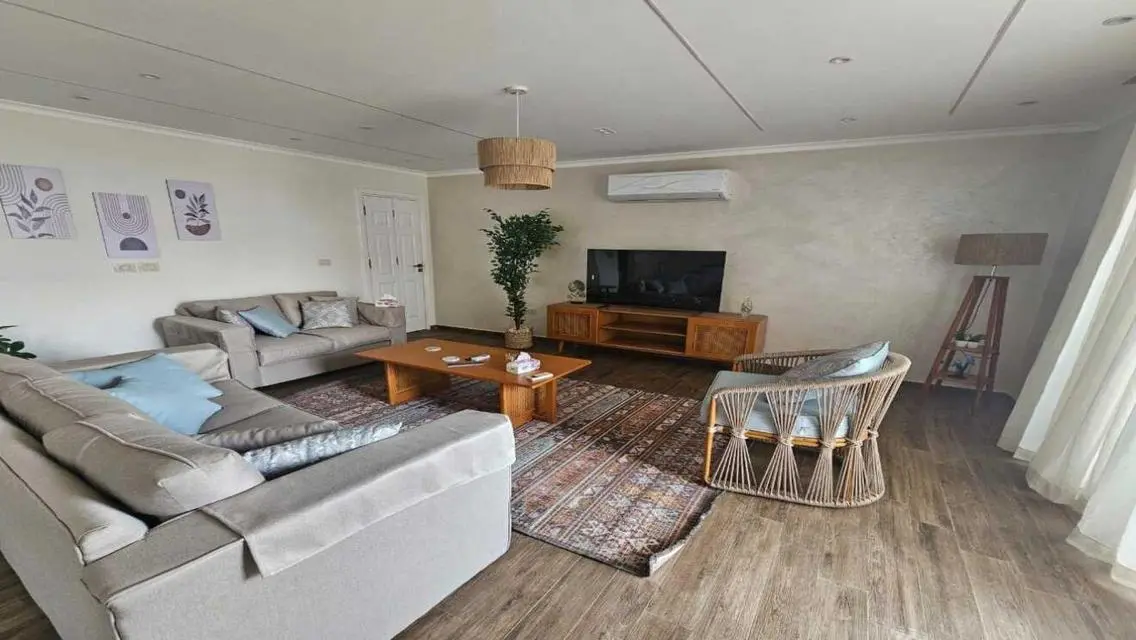 Luxurious 160 Sq Meter Apartment with Stunning Views