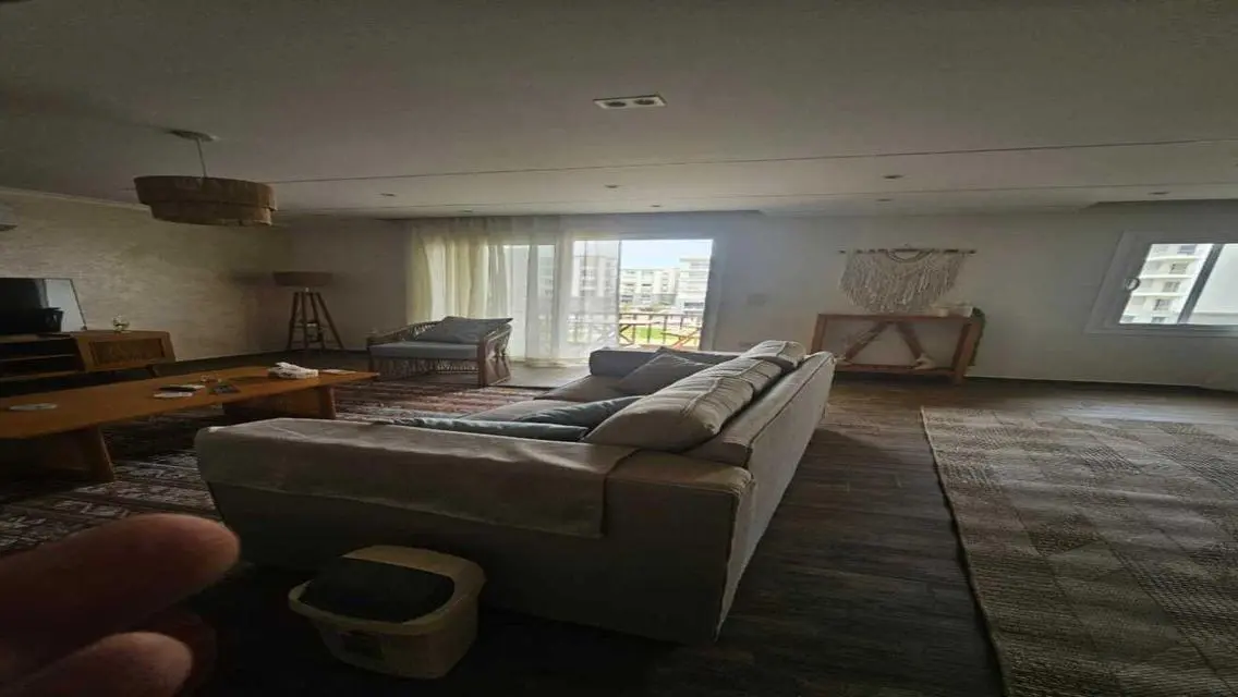 Luxurious 160 Sq Meter Apartment with Stunning Views