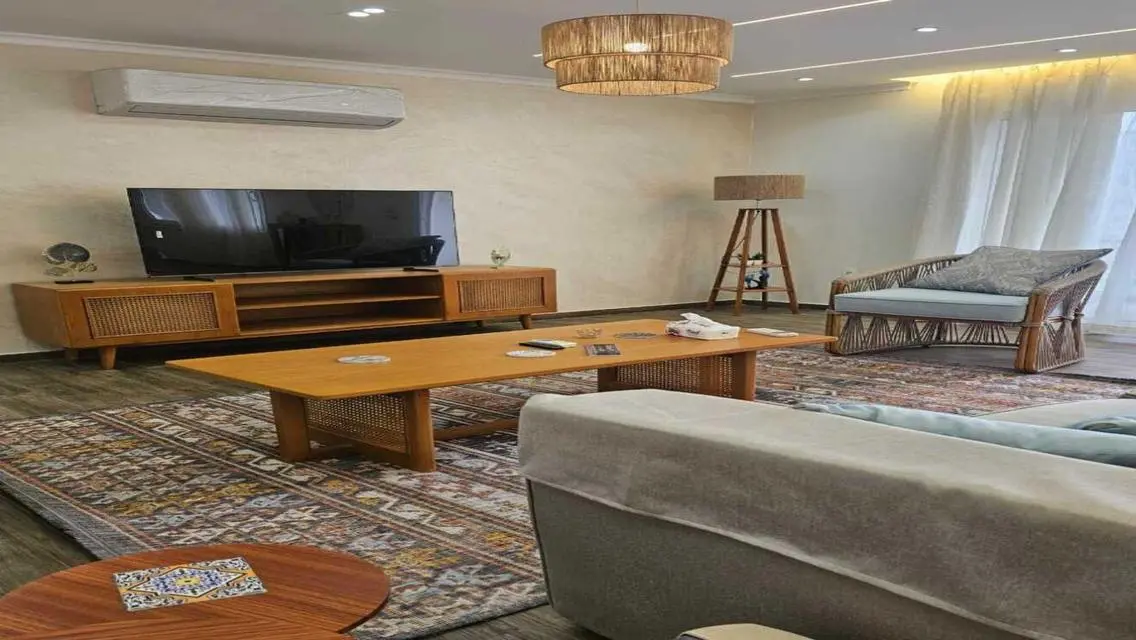 Luxurious 160 Sq Meter Apartment with Stunning Views