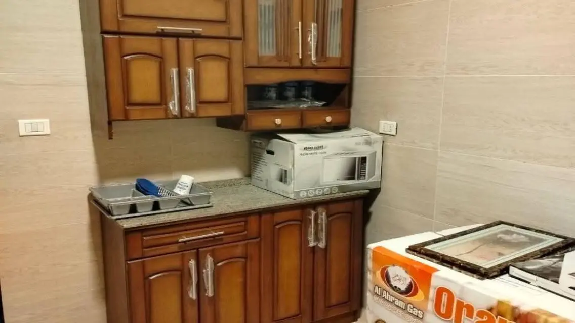 شقة رائعة للإيجار 6 غرف