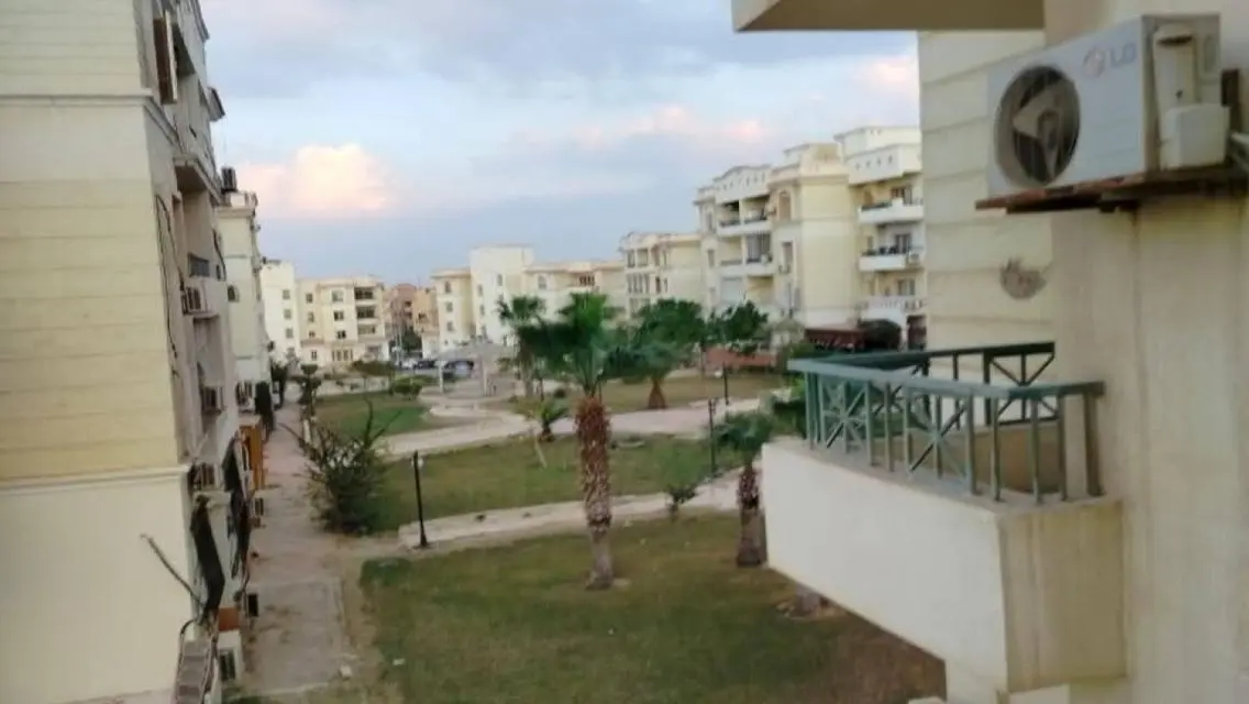 شقة رائعة للإيجار 6 غرف