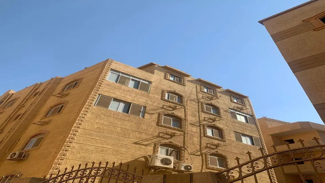 فيلا فاخرة مطلة على معلم رئيسي في قلب المدينة