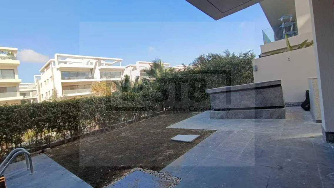 Stunning Villa for Sale in ST81