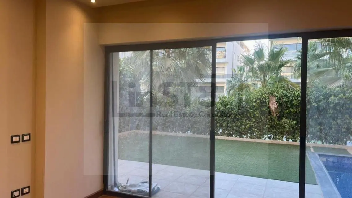 Stunning Villa for Sale in ST81