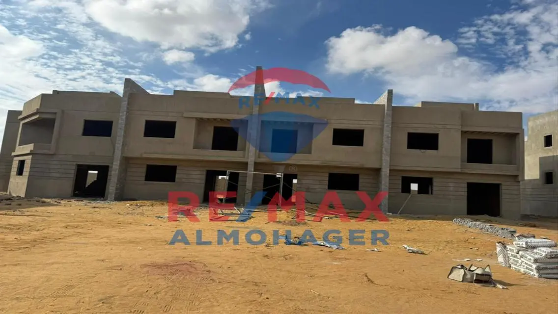 شقة فاخرة مع شرفة وحديقة خاصة