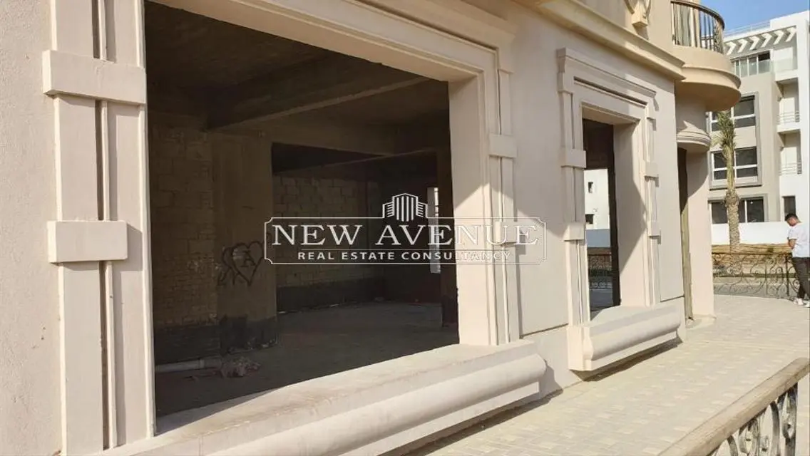 Luxurious Apartment with Spacious Area in Central Location