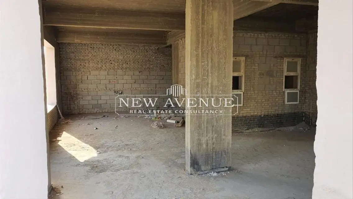 Luxurious Apartment with Spacious Area in Central Location