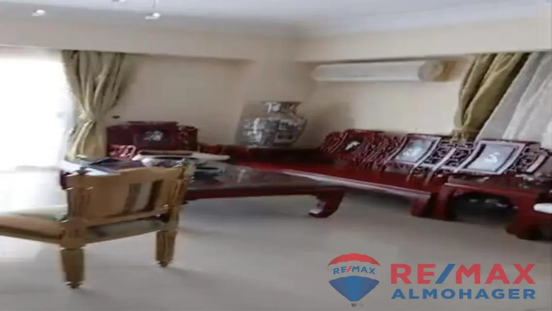 Luxury 2 Bedroom Apartment with Study at 530m²
