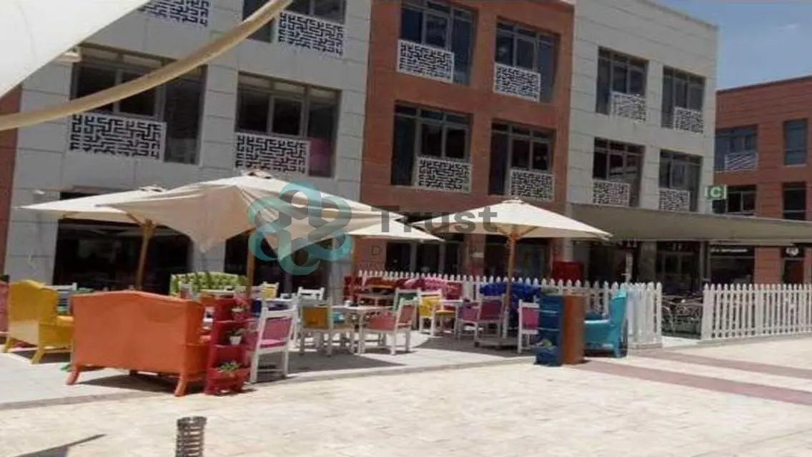 عقار فاخر مكون من 3 غرف و 2 حمام بمساحة 240 متر
